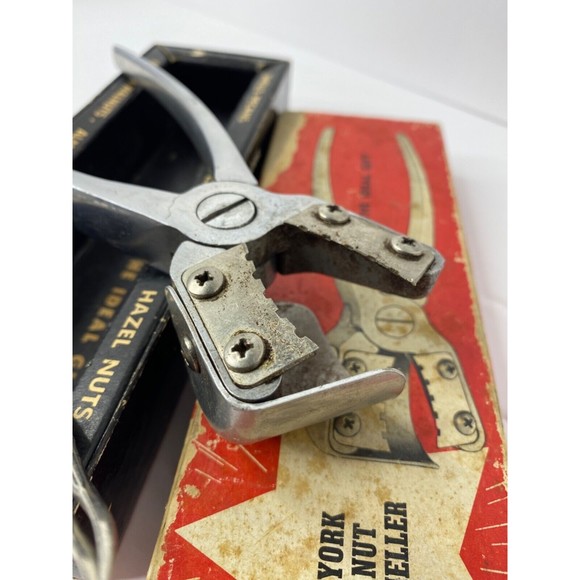 Vintage The York ~ Texan Model ~ Nut Sheller Nutcracker ~ San Angelo, TX ~ USA - Picture 11 of 12